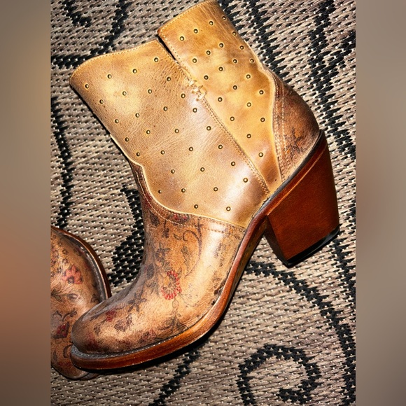 CLASSIC REAL LEATHER COWGIRL BOOTS BY FAMOUS BRAND LUCCHES BOOT MAKER - Picture 1 of 4